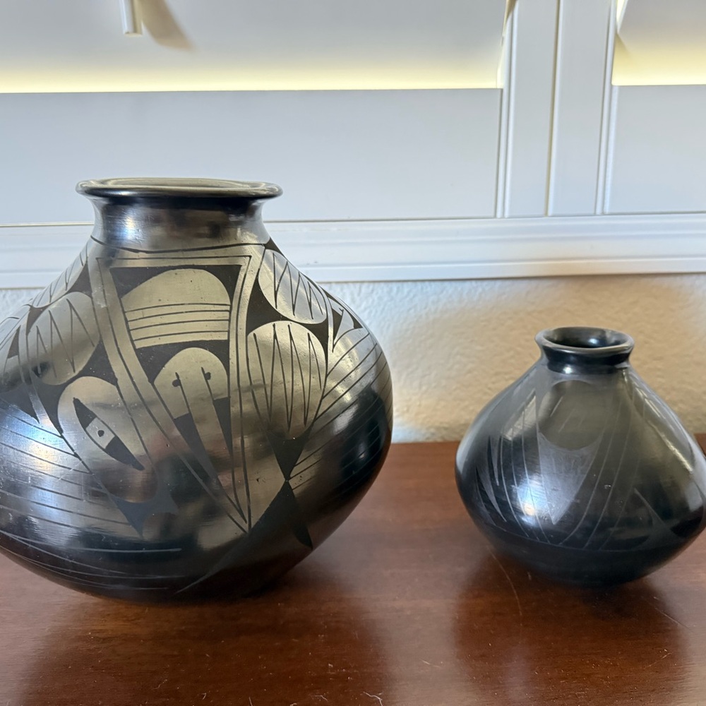Beautiful Lucie Zete Mata Ortiz Large Vase and Gris Camacho Small Vase